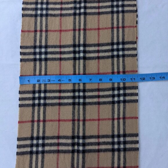 Burberrys Scarf Beige – Unisex 100% Lambswool Check – Pre-Loved – Elegant & Cozy - Picture 7 of 8